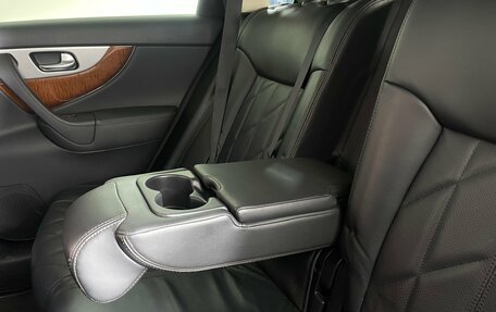 Infiniti QX70, 2014 год, 1 899 000 рублей, 28 фотография