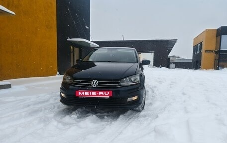 Volkswagen Polo VI (EU Market), 2015 год, 910 000 рублей, 2 фотография