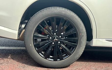 Mitsubishi Outlander III рестайлинг 3, 2021 год, 2 095 000 рублей, 20 фотография