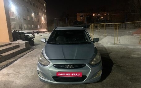 Hyundai Solaris II рестайлинг, 2013 год, 550 000 рублей, 1 фотография