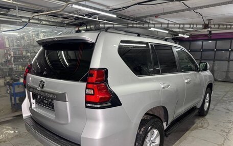 Toyota Land Cruiser Prado 150 рестайлинг 2, 2021 год, 6 500 000 рублей, 6 фотография