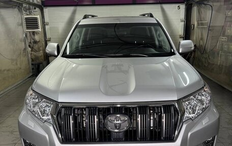 Toyota Land Cruiser Prado 150 рестайлинг 2, 2021 год, 6 500 000 рублей, 11 фотография