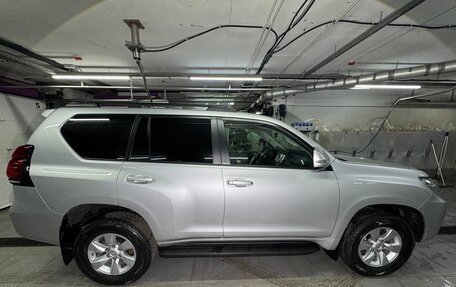 Toyota Land Cruiser Prado 150 рестайлинг 2, 2021 год, 6 500 000 рублей, 9 фотография