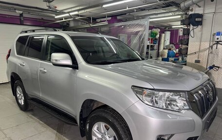 Toyota Land Cruiser Prado 150 рестайлинг 2, 2021 год, 6 500 000 рублей, 10 фотография
