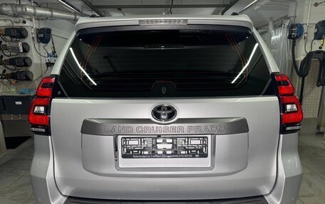 Toyota Land Cruiser Prado 150 рестайлинг 2, 2021 год, 6 500 000 рублей, 8 фотография