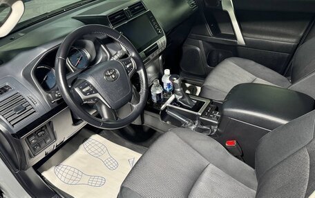 Toyota Land Cruiser Prado 150 рестайлинг 2, 2021 год, 6 500 000 рублей, 19 фотография