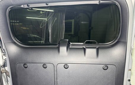 Toyota Land Cruiser Prado 150 рестайлинг 2, 2021 год, 6 500 000 рублей, 29 фотография