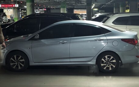Hyundai Solaris II рестайлинг, 2013 год, 550 000 рублей, 2 фотография