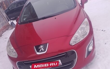 Peugeot 308 II, 2011 год, 550 000 рублей, 2 фотография