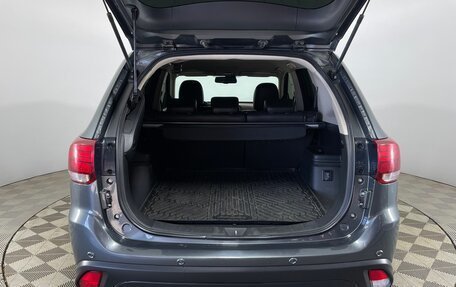 Mitsubishi Outlander III рестайлинг 3, 2017 год, 1 869 000 рублей, 8 фотография