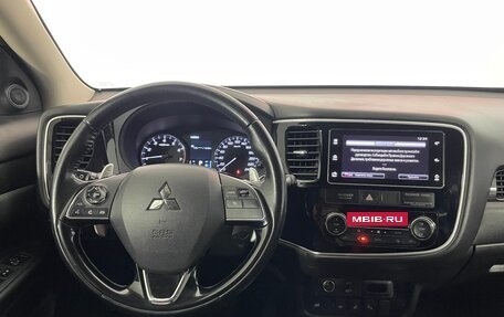 Mitsubishi Outlander III рестайлинг 3, 2017 год, 1 869 000 рублей, 13 фотография