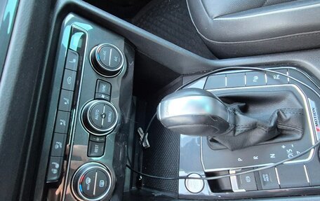 Volkswagen Tiguan II, 2019 год, 2 800 000 рублей, 11 фотография