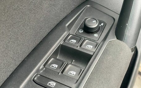 Volkswagen Tiguan II, 2019 год, 2 320 000 рублей, 8 фотография