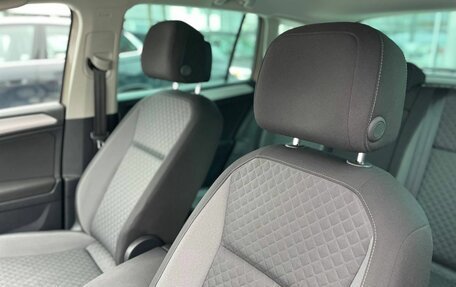 Volkswagen Tiguan II, 2019 год, 2 320 000 рублей, 12 фотография