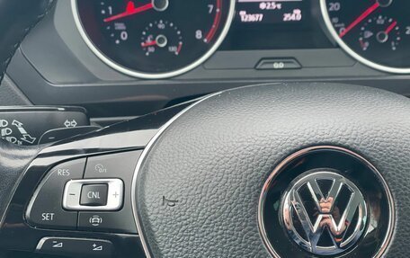 Volkswagen Tiguan II, 2019 год, 2 320 000 рублей, 13 фотография