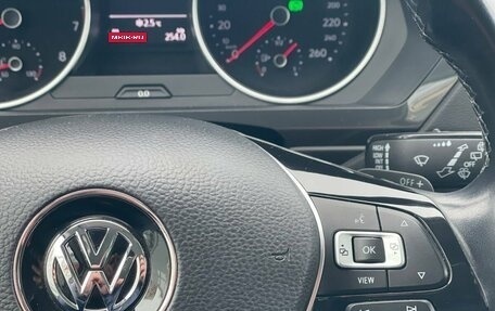 Volkswagen Tiguan II, 2019 год, 2 320 000 рублей, 14 фотография