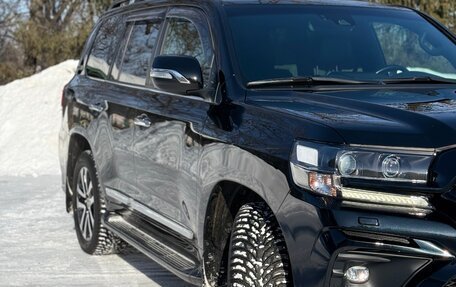 Toyota Land Cruiser 200, 2017 год, 9 900 000 рублей, 2 фотография