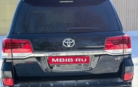 Toyota Land Cruiser 200, 2017 год, 9 900 000 рублей, 4 фотография