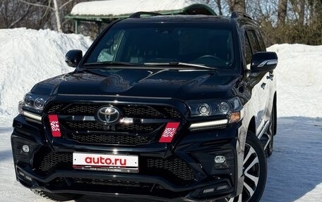 Toyota Land Cruiser 200, 2017 год, 9 900 000 рублей, 1 фотография