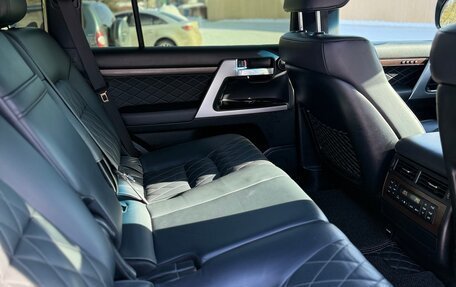 Toyota Land Cruiser 200, 2017 год, 9 900 000 рублей, 10 фотография