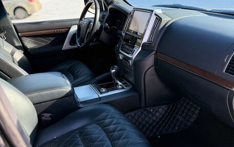 Toyota Land Cruiser 200, 2017 год, 9 900 000 рублей, 11 фотография