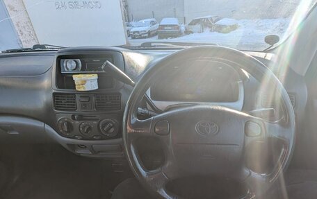 Toyota Raum I, 2000 год, 435 000 рублей, 3 фотография