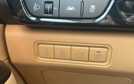 KIA Carnival, 2020 год, 3 100 000 рублей, 8 фотография