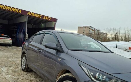 Hyundai Solaris II рестайлинг, 2019 год, 1 050 000 рублей, 3 фотография