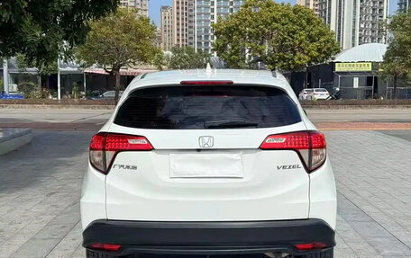 Honda Vezel, 2021 год, 1 380 000 рублей, 5 фотография