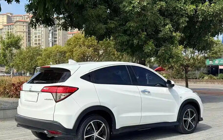 Honda Vezel, 2021 год, 1 380 000 рублей, 4 фотография