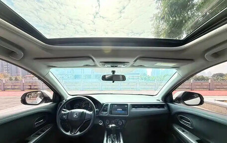 Honda Vezel, 2021 год, 1 380 000 рублей, 8 фотография