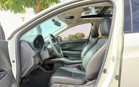 Honda Vezel, 2021 год, 1 380 000 рублей, 7 фотография