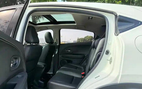 Honda Vezel, 2021 год, 1 380 000 рублей, 9 фотография