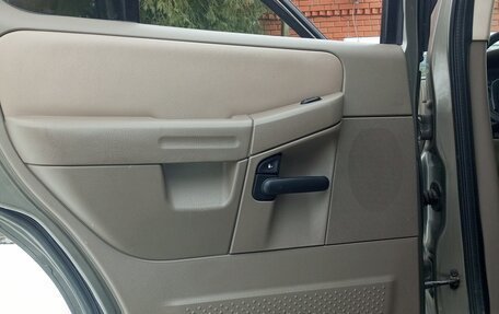 Ford Explorer III, 2004 год, 720 000 рублей, 6 фотография