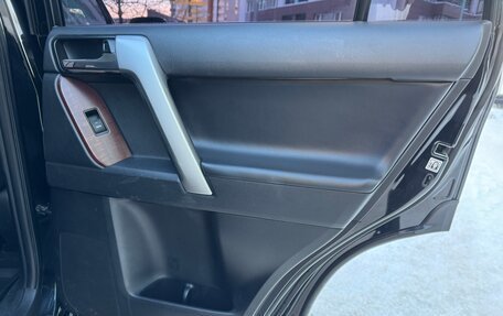 Toyota Land Cruiser Prado 150 рестайлинг 2, 2014 год, 3 950 000 рублей, 27 фотография