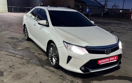 Toyota Camry, 2016 год, 1 990 000 рублей, 4 фотография