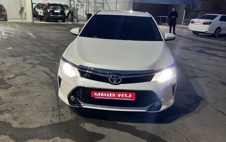 Toyota Camry, 2016 год, 1 990 000 рублей, 3 фотография