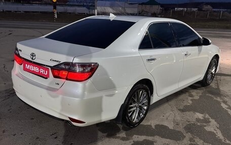 Toyota Camry, 2016 год, 1 990 000 рублей, 6 фотография