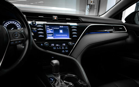 Toyota Camry, 2020 год, 2 960 000 рублей, 21 фотография