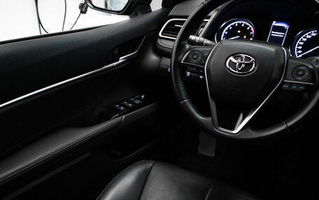 Toyota Camry, 2020 год, 2 960 000 рублей, 16 фотография