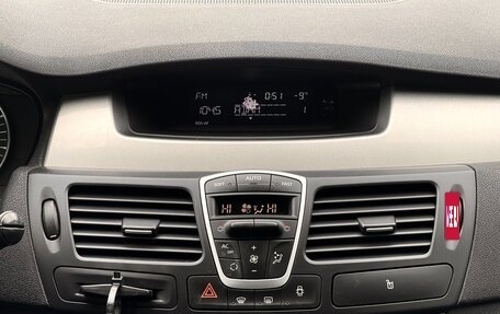 Renault Laguna III рестайлинг, 2011 год, 709 000 рублей, 24 фотография