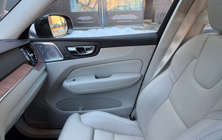 Volvo XC60 II, 2018 год, 4 600 000 рублей, 5 фотография