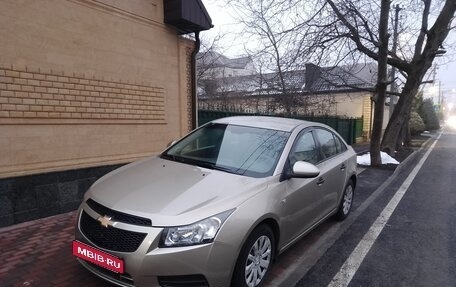 Chevrolet Cruze II, 2010 год, 690 000 рублей, 1 фотография