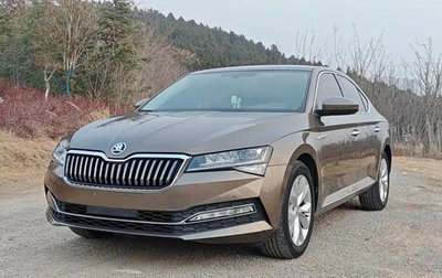 Skoda Superb III рестайлинг, 2022 год, 1 560 000 рублей, 1 фотография