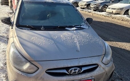 Hyundai Solaris II рестайлинг, 2013 год, 700 000 рублей, 4 фотография