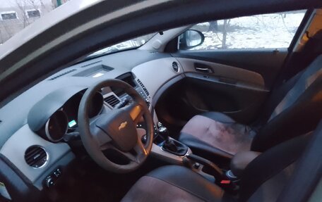 Chevrolet Cruze II, 2010 год, 690 000 рублей, 9 фотография