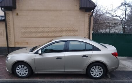 Chevrolet Cruze II, 2010 год, 690 000 рублей, 8 фотография