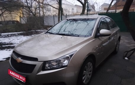Chevrolet Cruze II, 2010 год, 690 000 рублей, 4 фотография