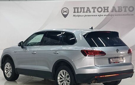 Volkswagen Touareg III, 2019 год, 4 600 000 рублей, 8 фотография