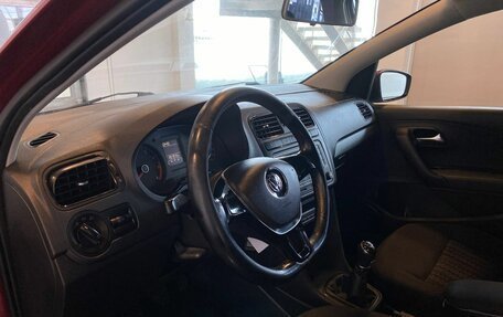 Volkswagen Polo VI (EU Market), 2015 год, 840 000 рублей, 21 фотография